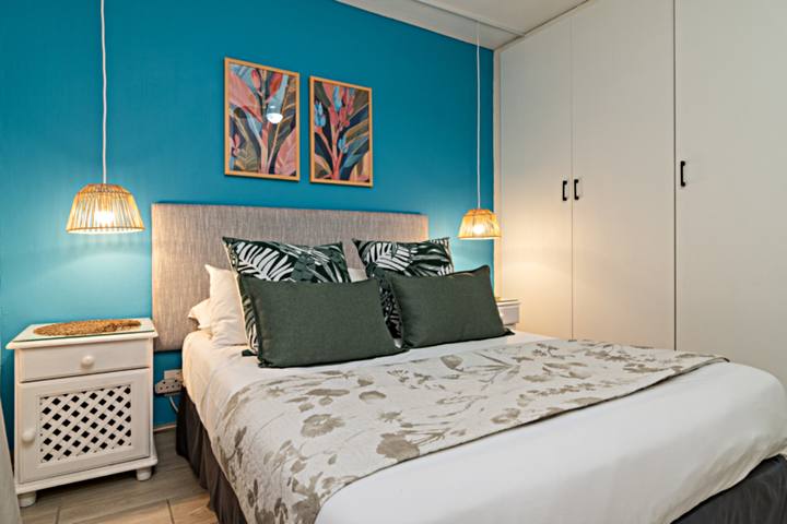 Chakas Cove 76 Main Bedroom